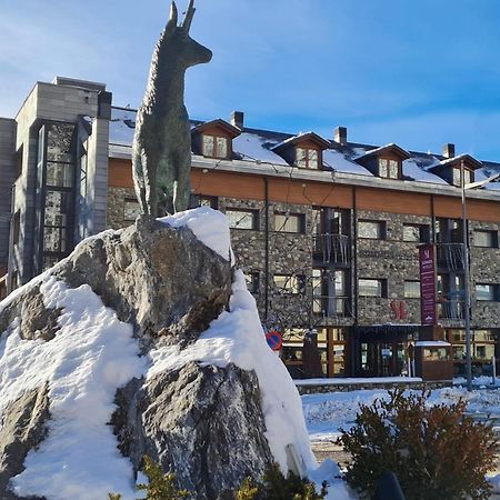 Sommos Hotel Aneto Бенаск Екстериор снимка