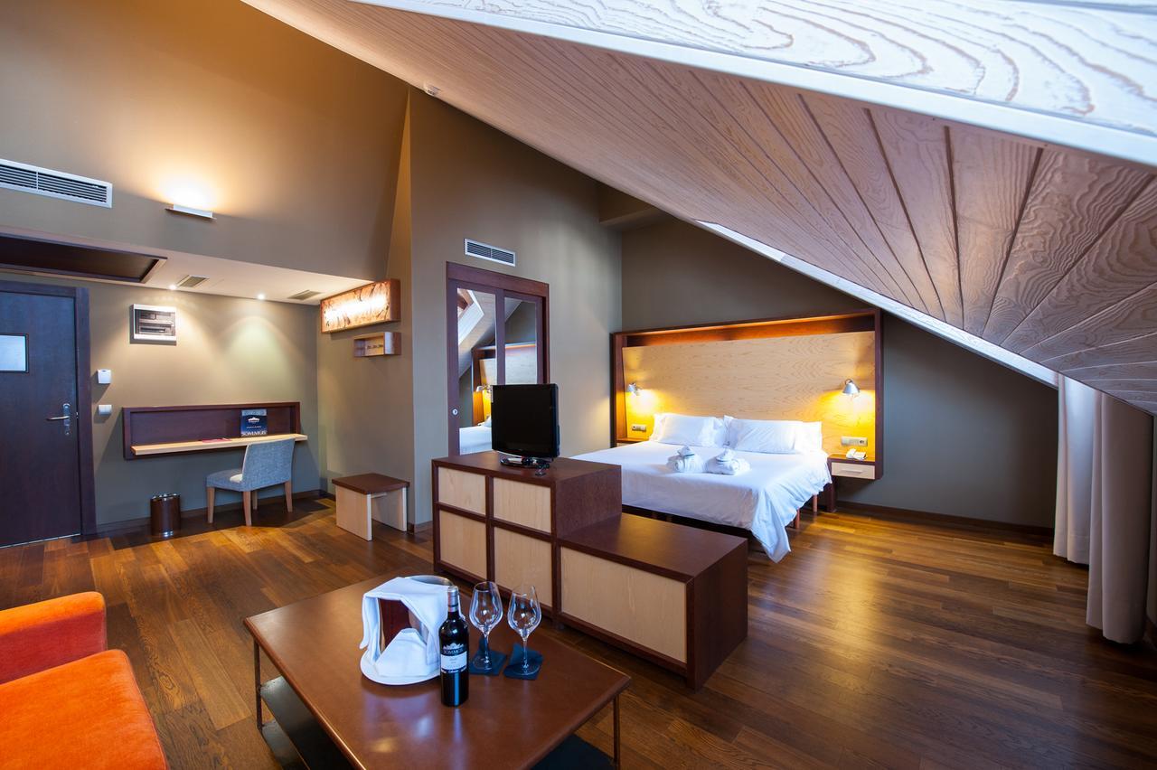 Sommos Hotel Aneto Бенаск Екстериор снимка