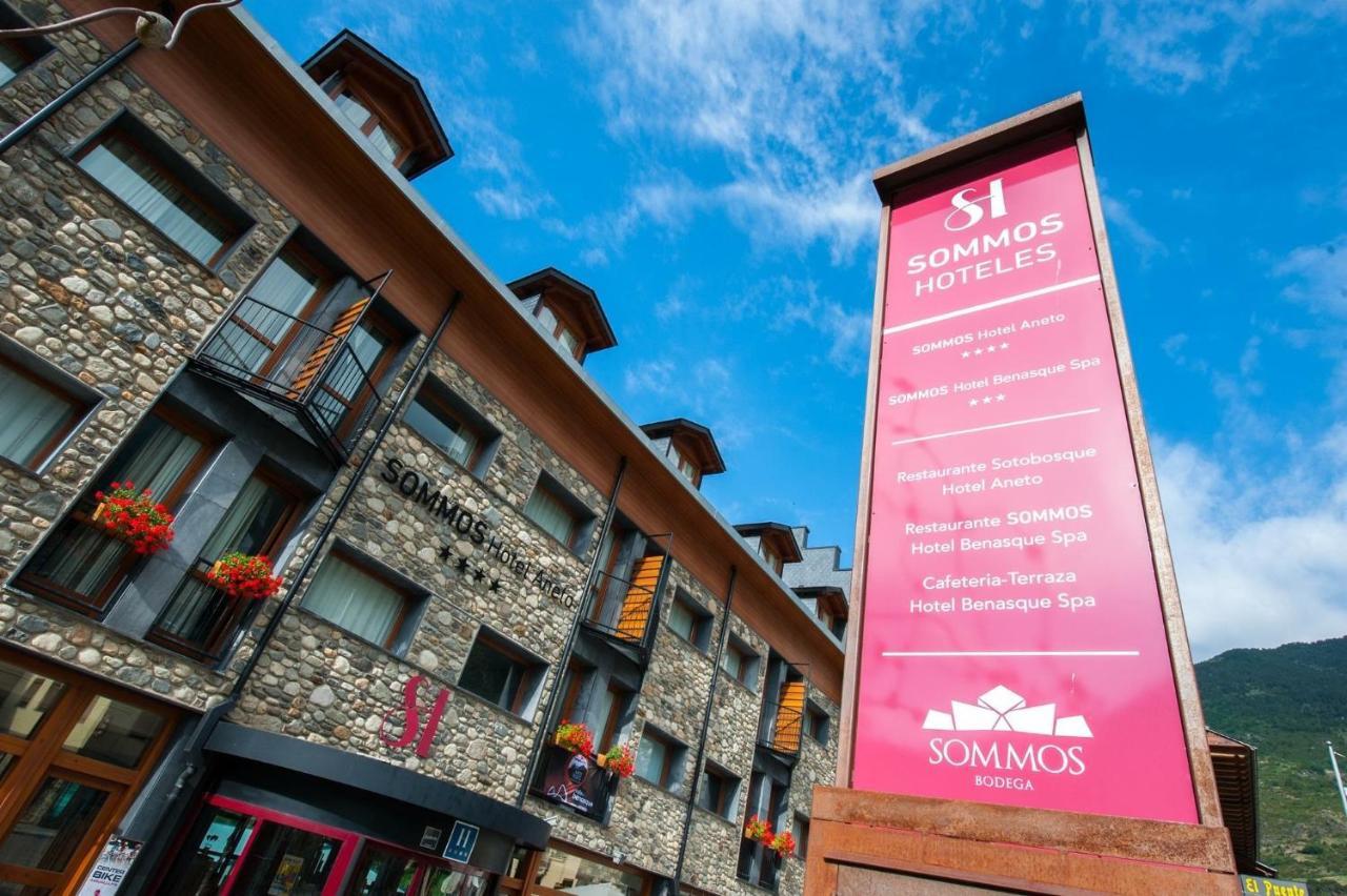 Sommos Hotel Aneto Бенаск Екстериор снимка